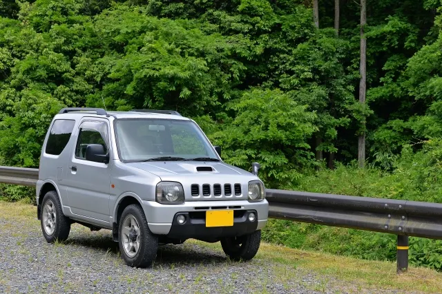 法人の業務用途に使いやすい日本の軽自動車。燃費が良く小回りが利くため現場移動に最適